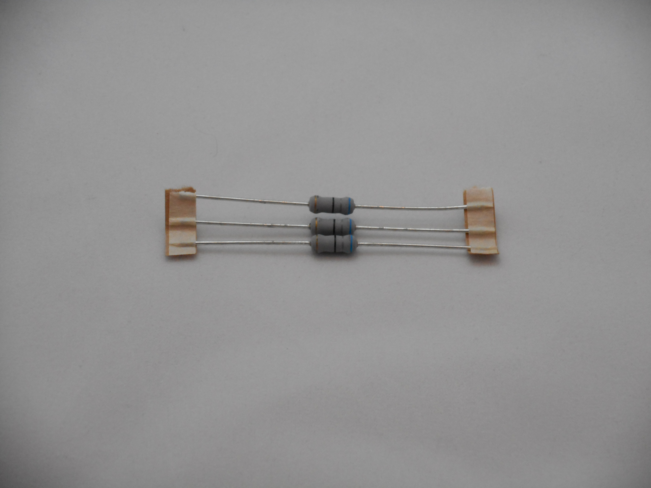 68 OHM 2 WATT WIREWOUND FUSIBLE RESISTOR (3 pieces) (R1008)