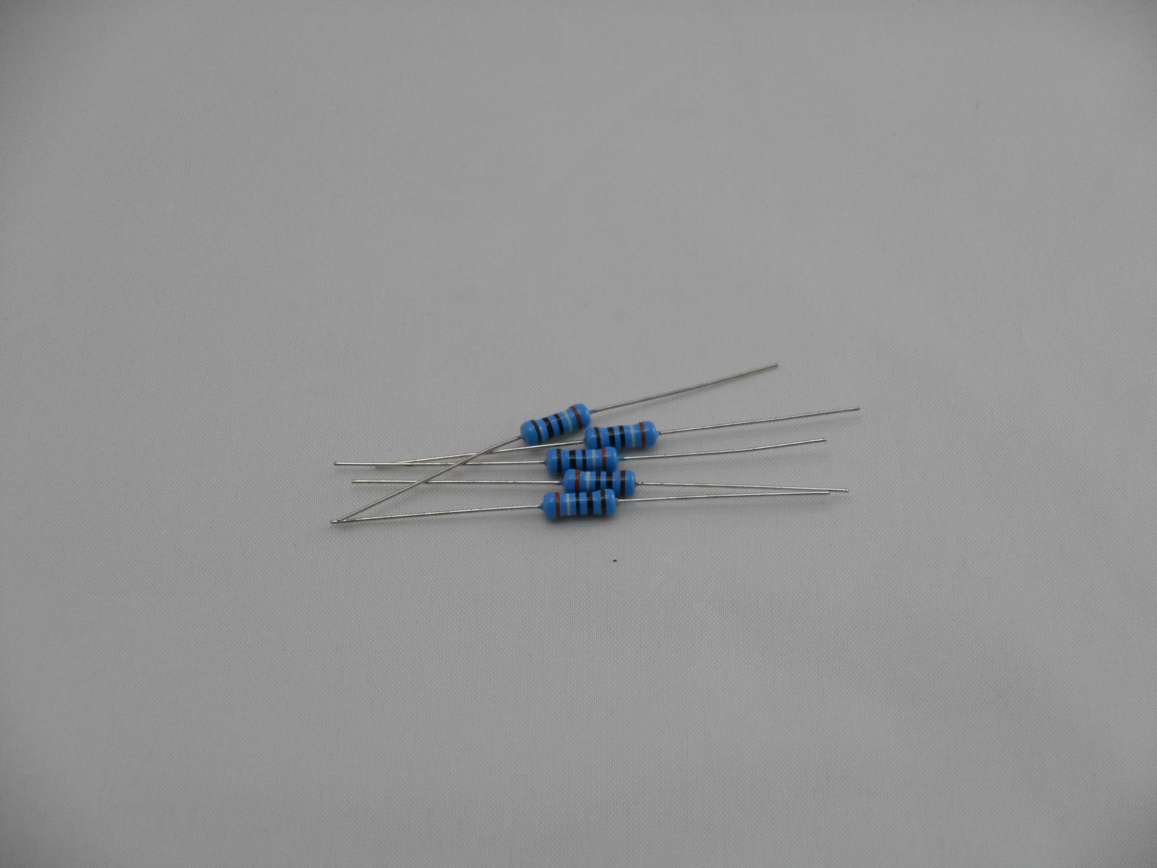 390 OHM 1/2 WATT RESISTOR (5 PIECES) (R1001)
