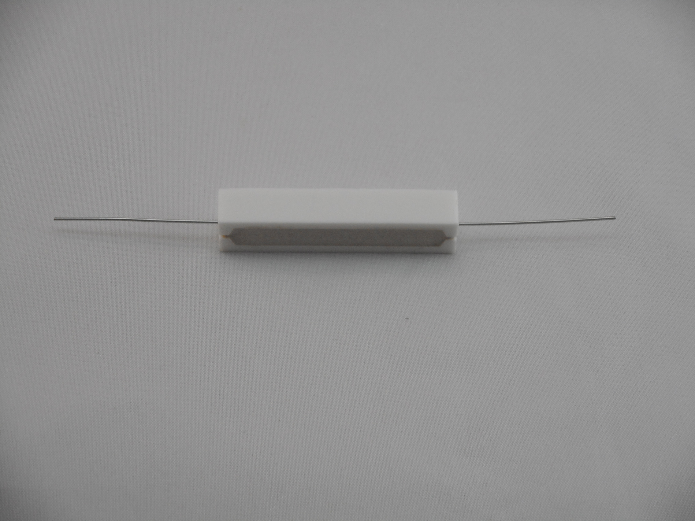 4 Ohm 10 Watt Wirewound Cement Resistor (R1006)
