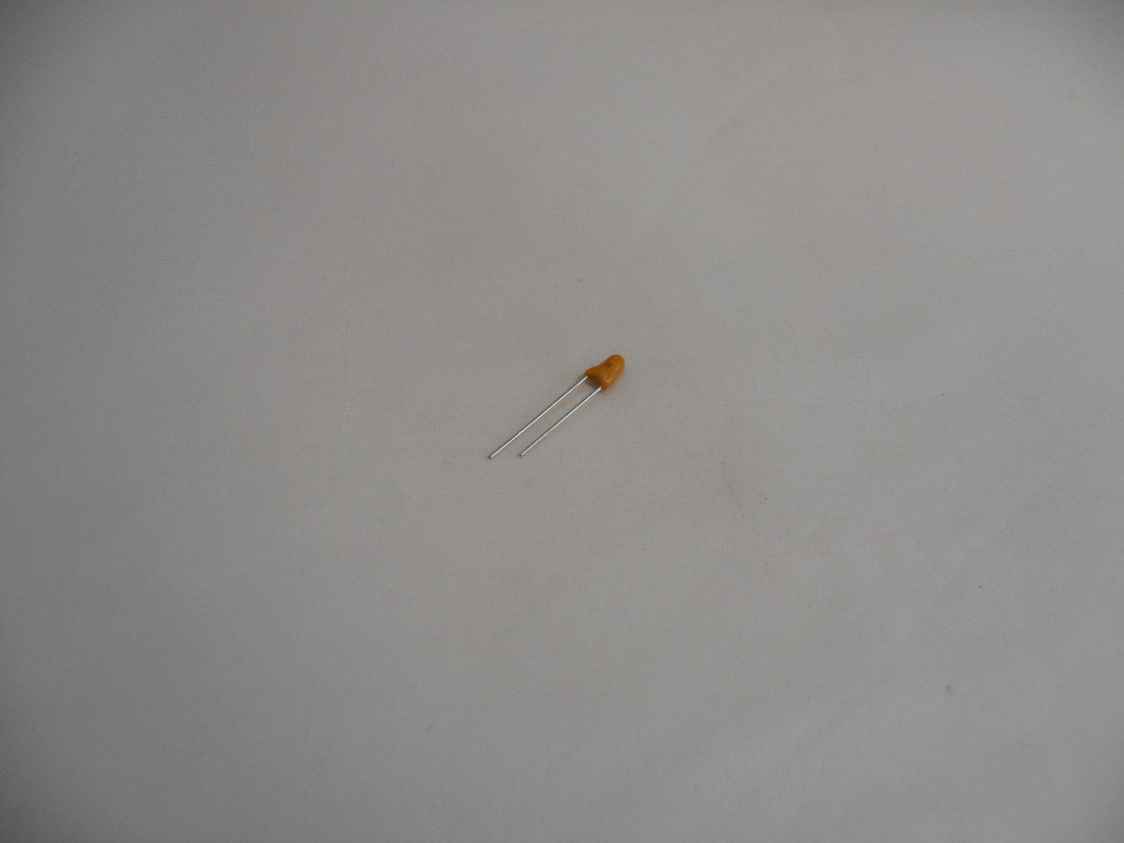 0.68uF 35V Tantalum Capacitor (MC1036)