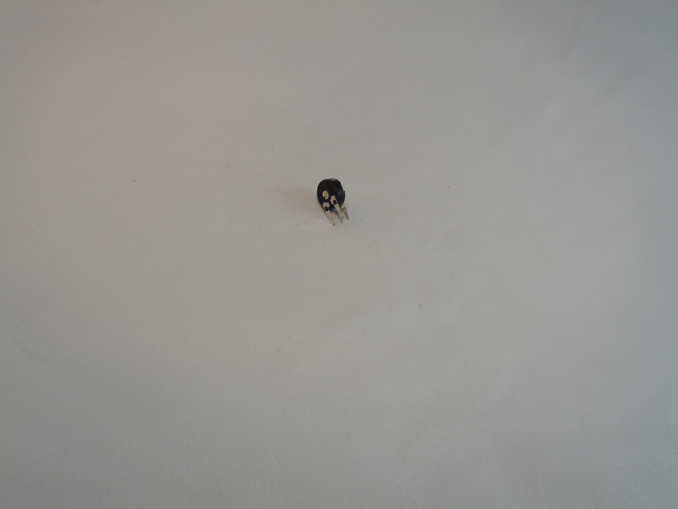 10K OHM TRIMMER POTENTIOMETER (P1024)