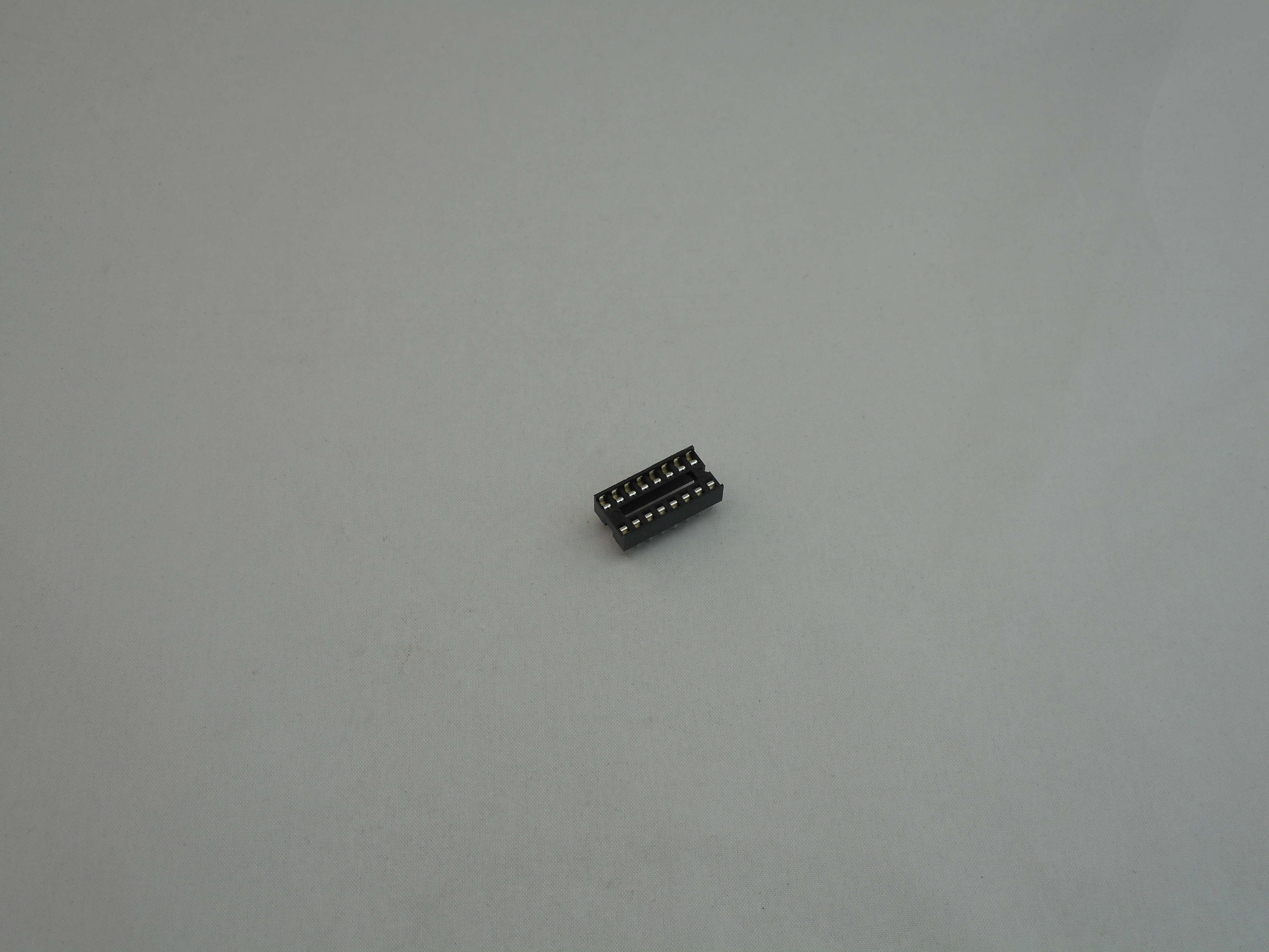 16 Pin Dual Wipe .3″ Socket