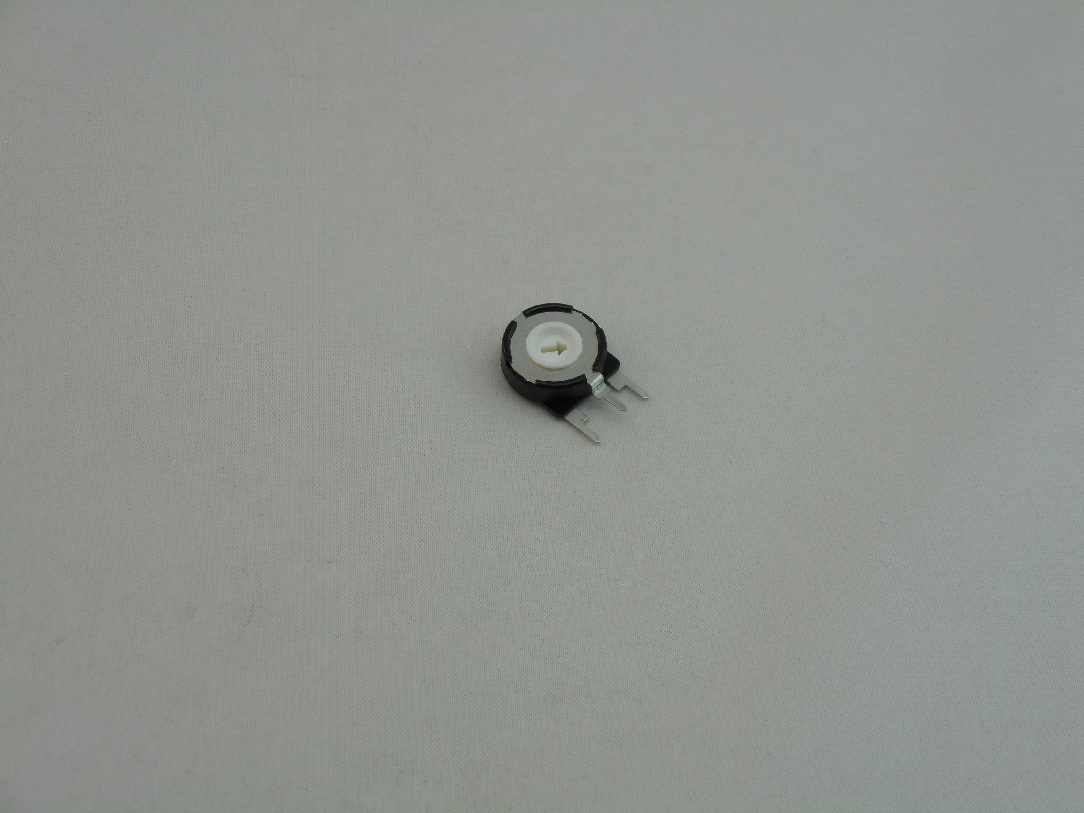 200 OHM TRIMMER POTENTIOMETER (P1047)