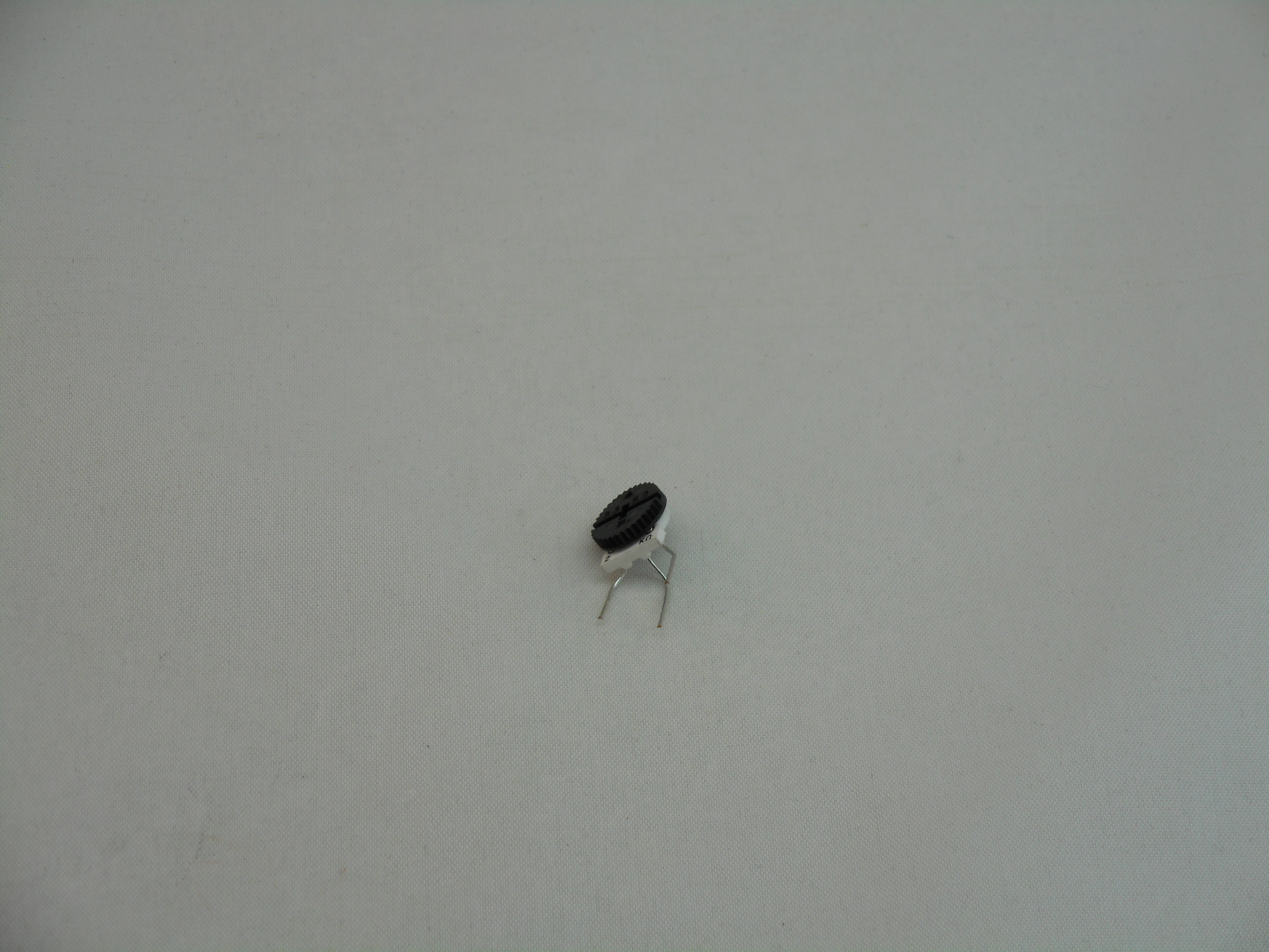 2K OHM TRIMMER POTENTIOMETER (P1077)