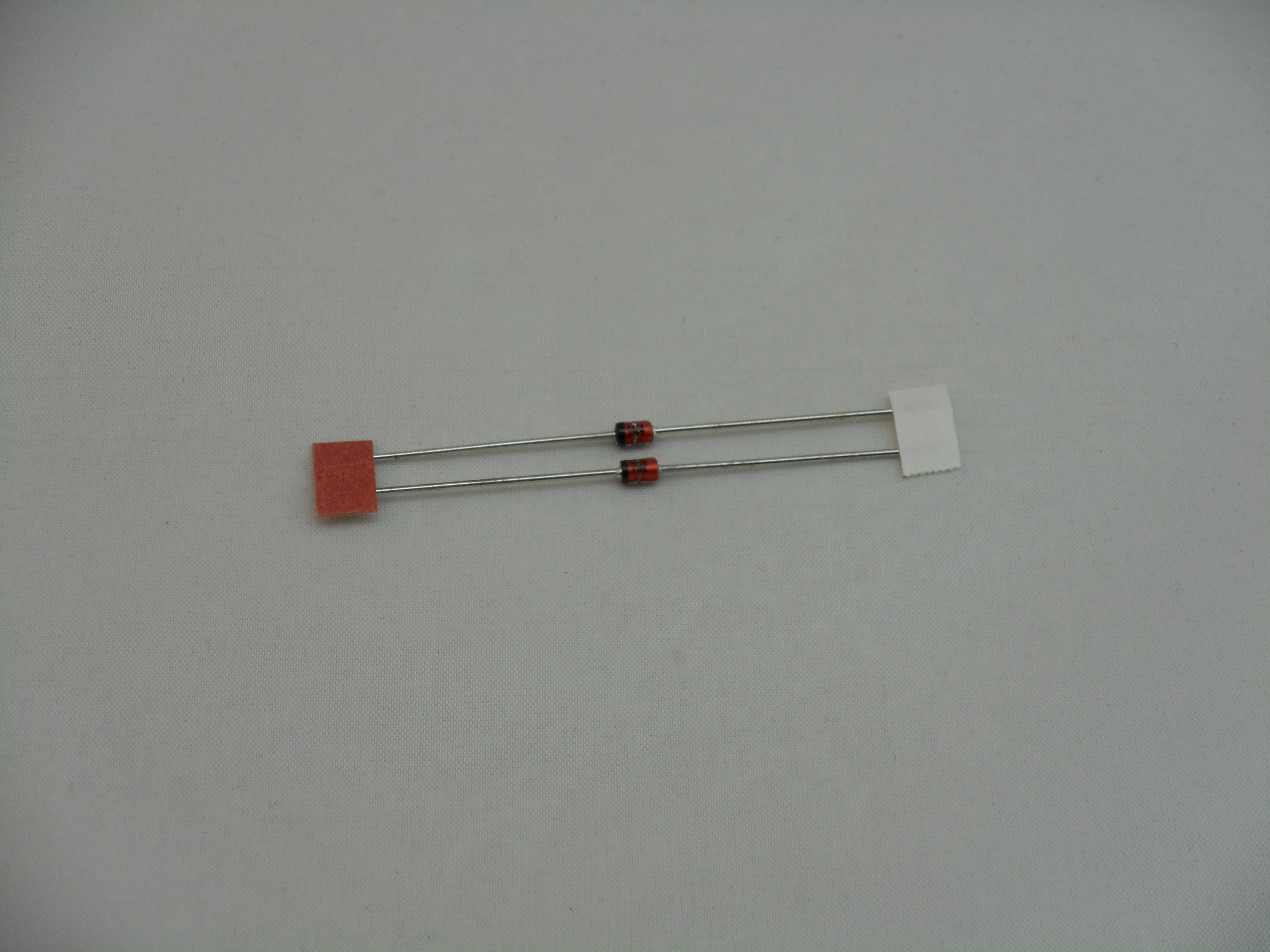 1N4732 (2 Piece Package) (D1026)