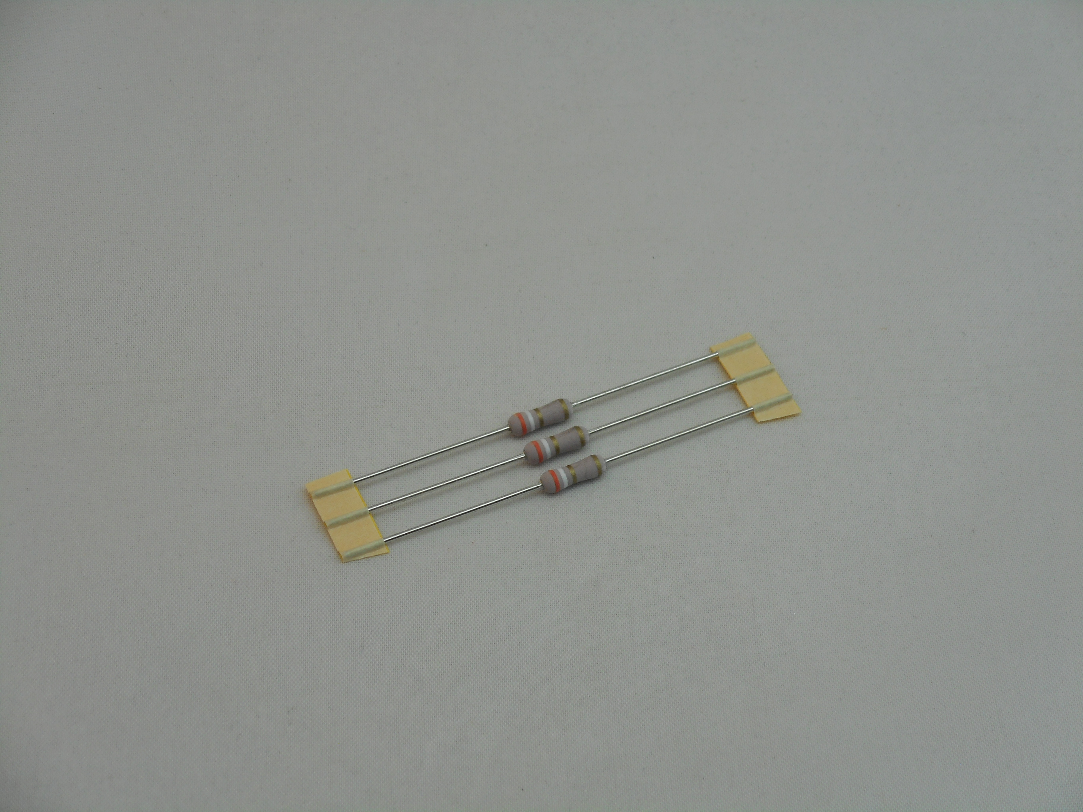 3.9 OHM 1 WATT METAL OXIDE POWER RESISTOR (3 pieces) (R1065)
