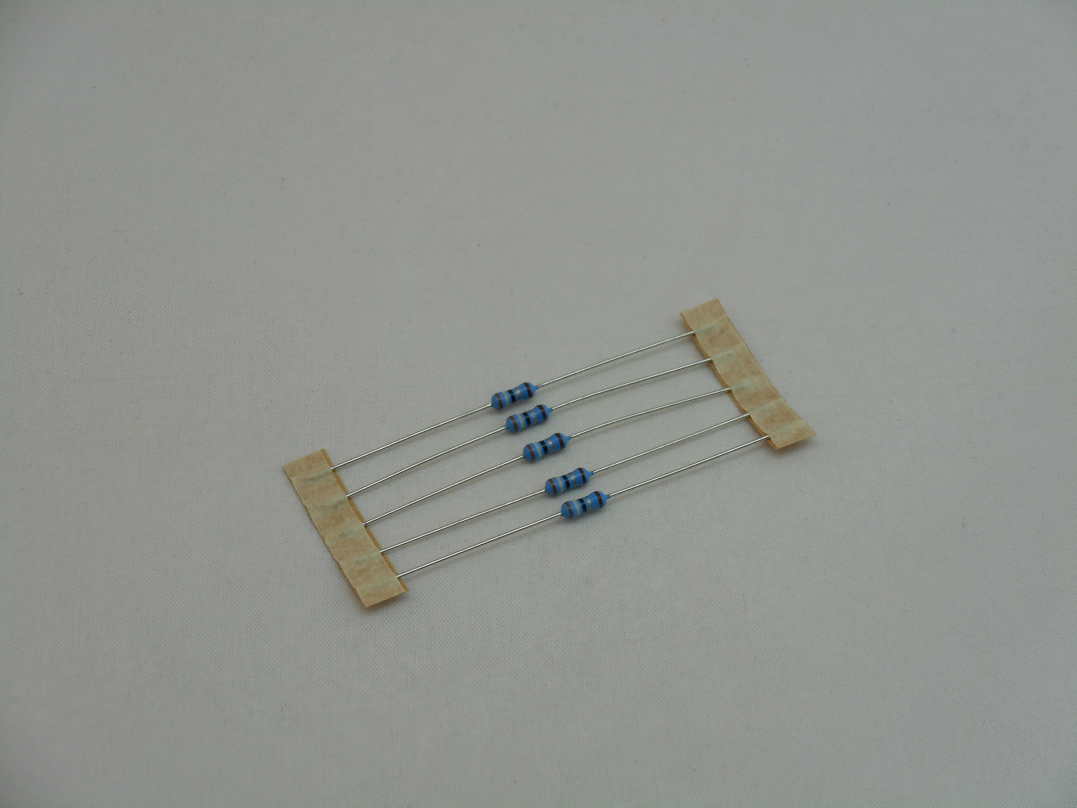 3.9 OHM 1/2 WATT RESISTOR (5 PIECES) (R1038)