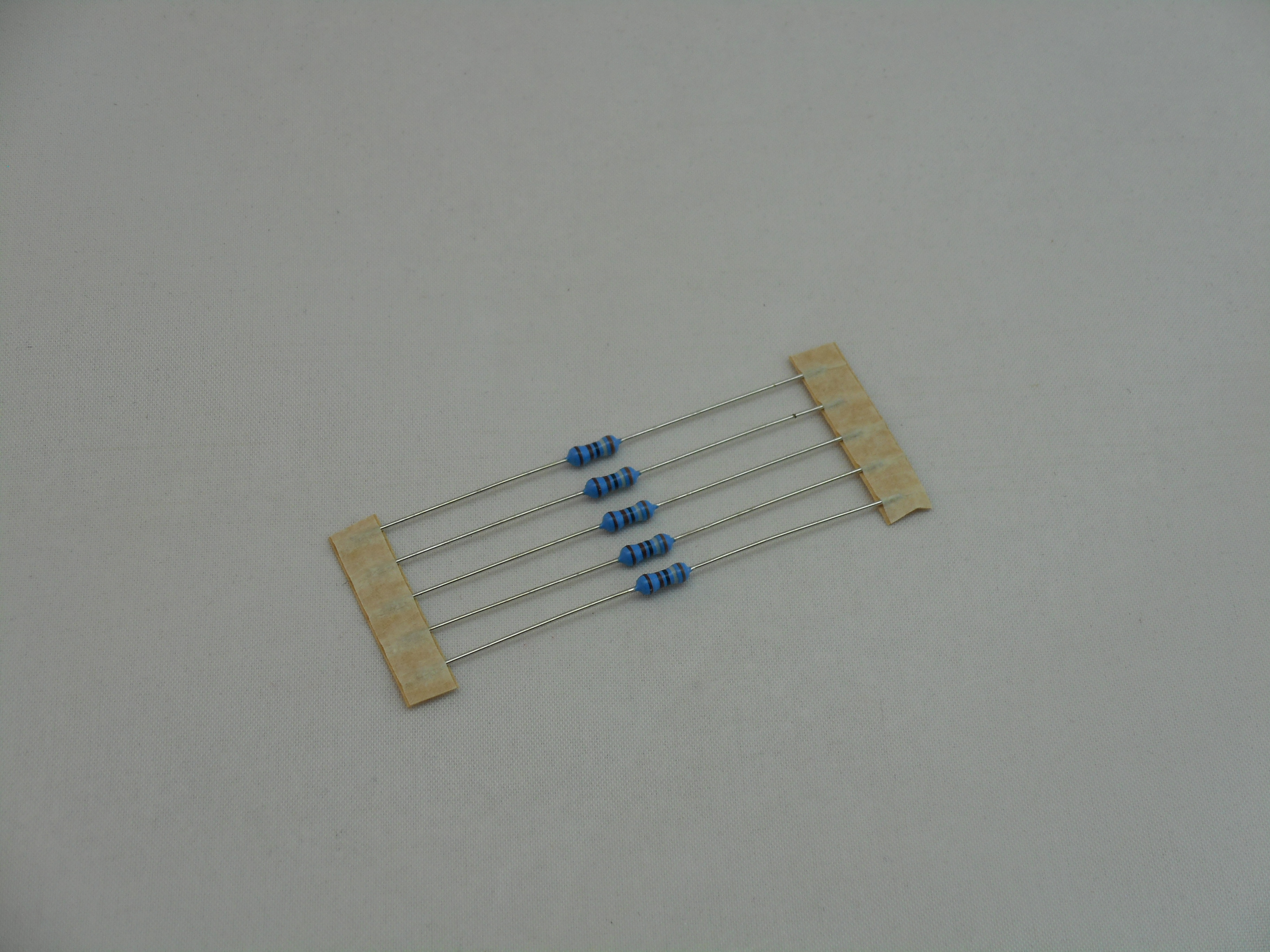 3.9K OHM 1/2 WATT RESISTOR (5 PIECES) (R1049)