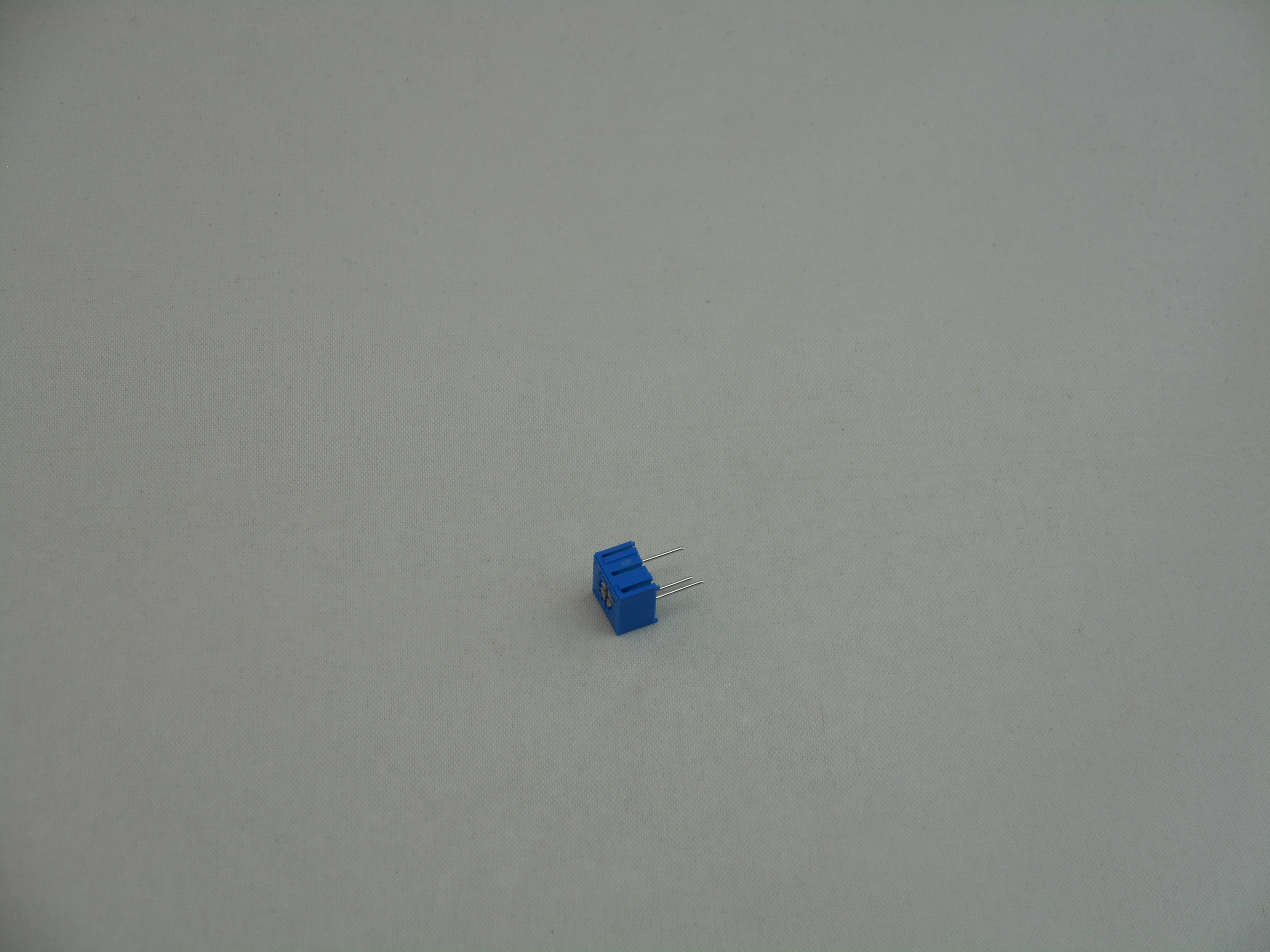 500 OHM TRIMMER POTENTIOMETER (P1056)