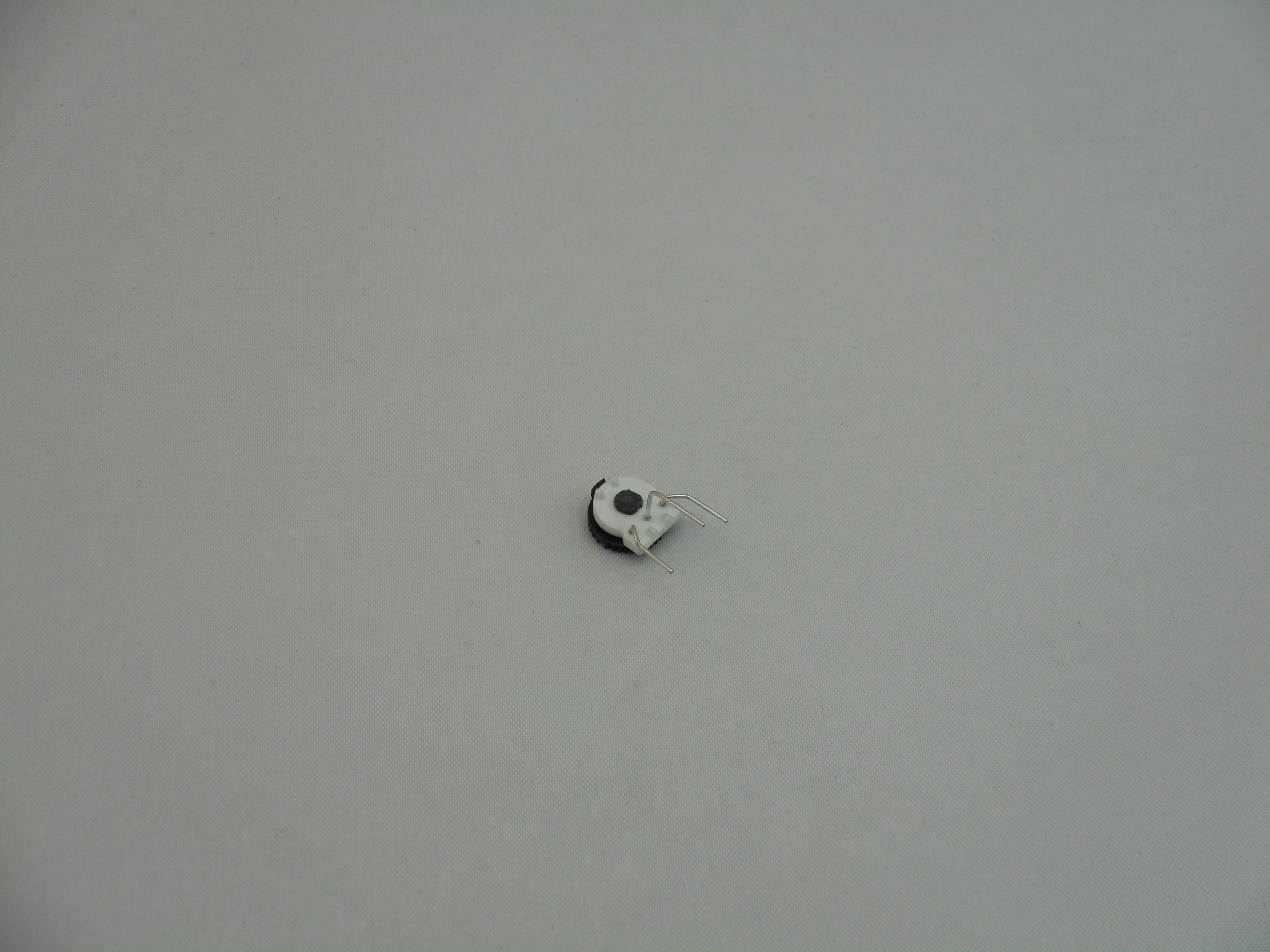 500 OHM TRIMMER POTENTIOMETER (P1078)