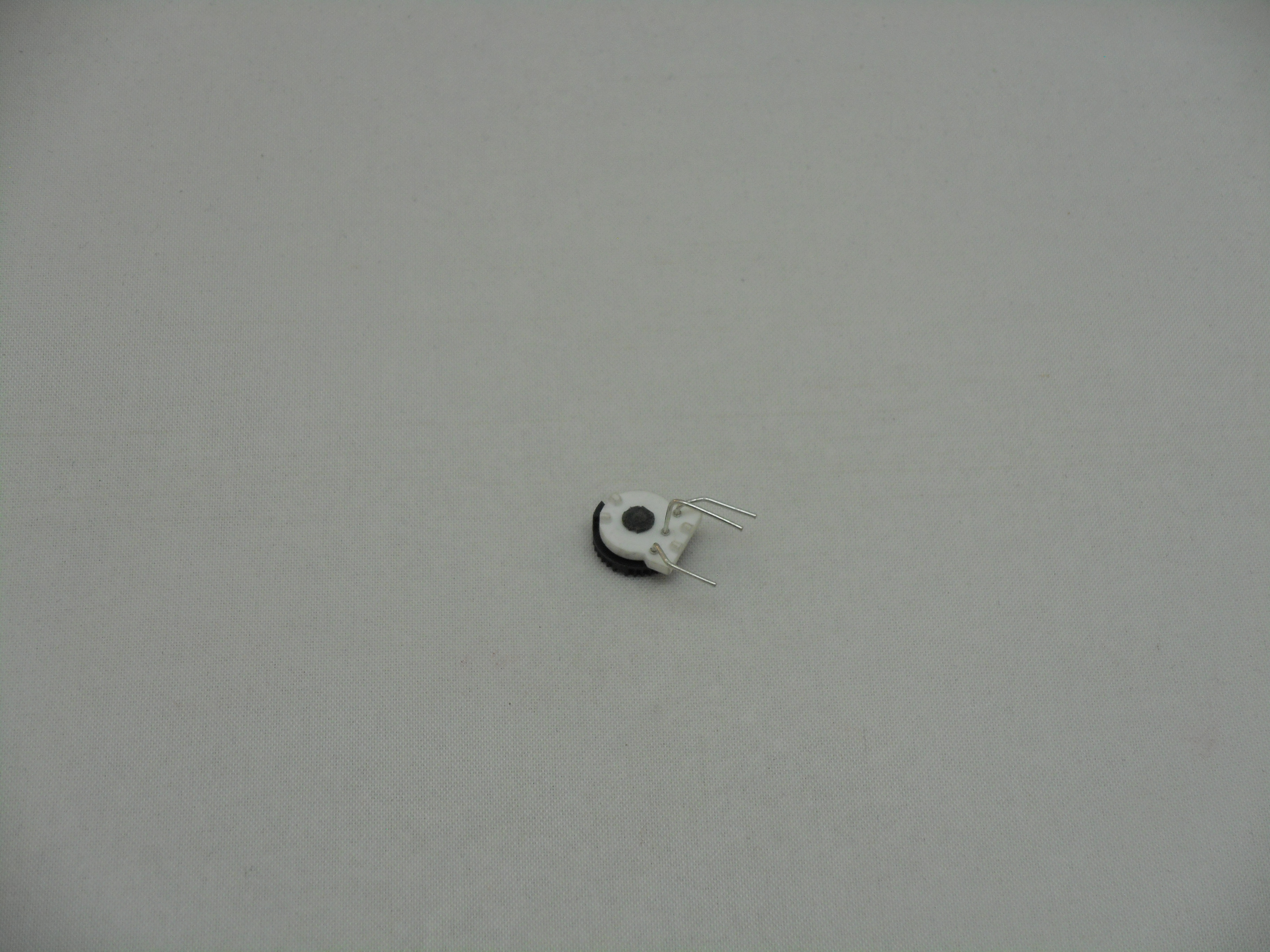 ATARI AUDIO REGULATOR +5VDC 1K Ohm TRIMMER POTENTIOMETER (P1029)