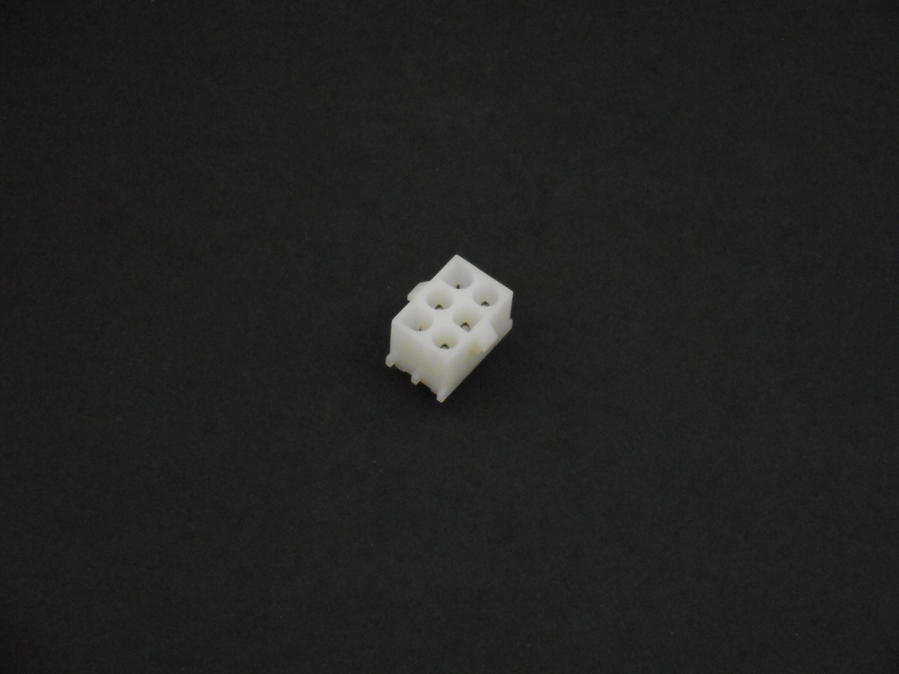 AMP 6 Pin Mate-N-Lok PCB Vertical Cap Pin Header (CE1003)