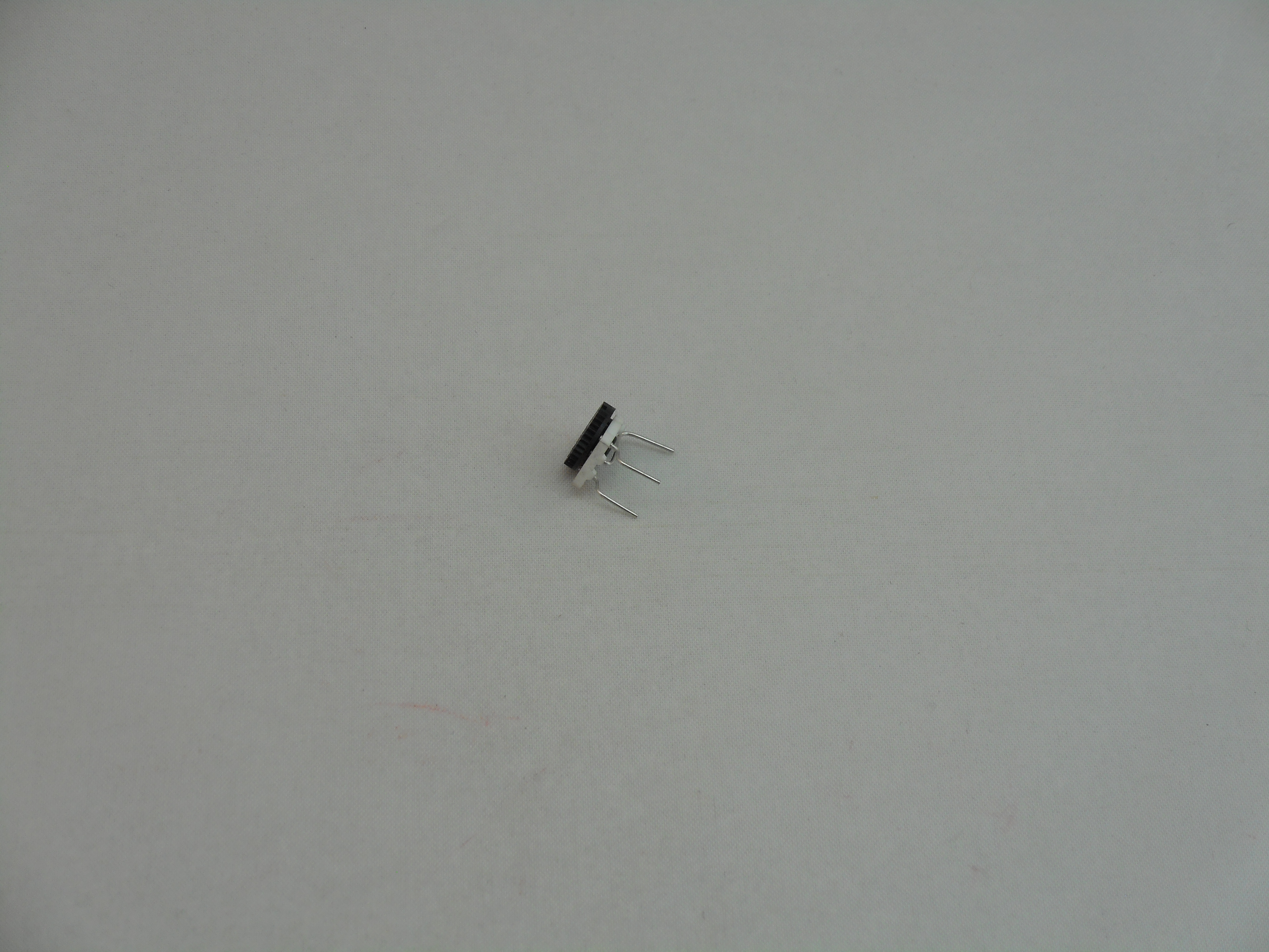 500 OHM TRIMMER POTENTIOMETER (P1084)