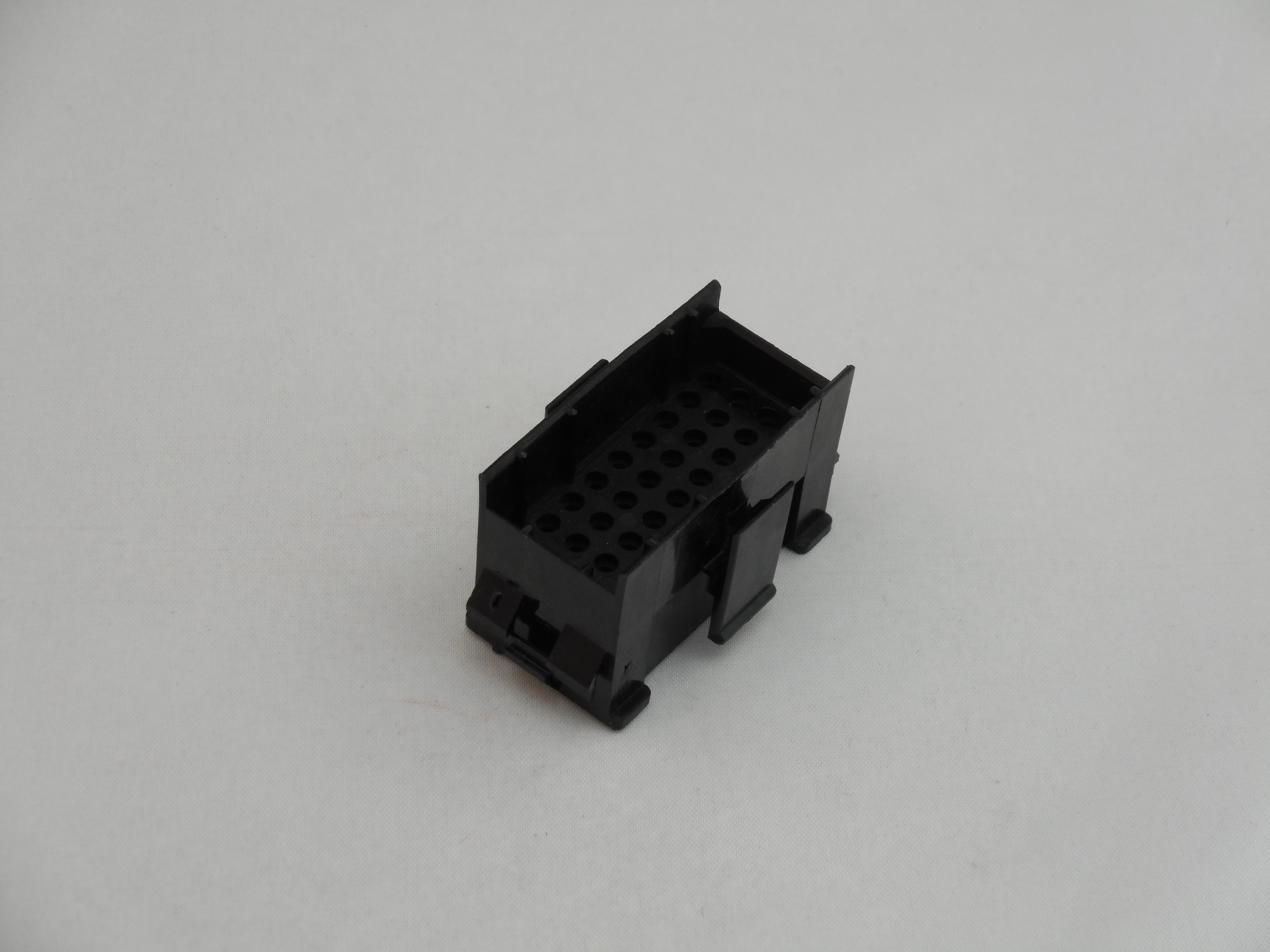AMP 36 Pin MR Series Female Pin Cap Housing Connector (MR1008)