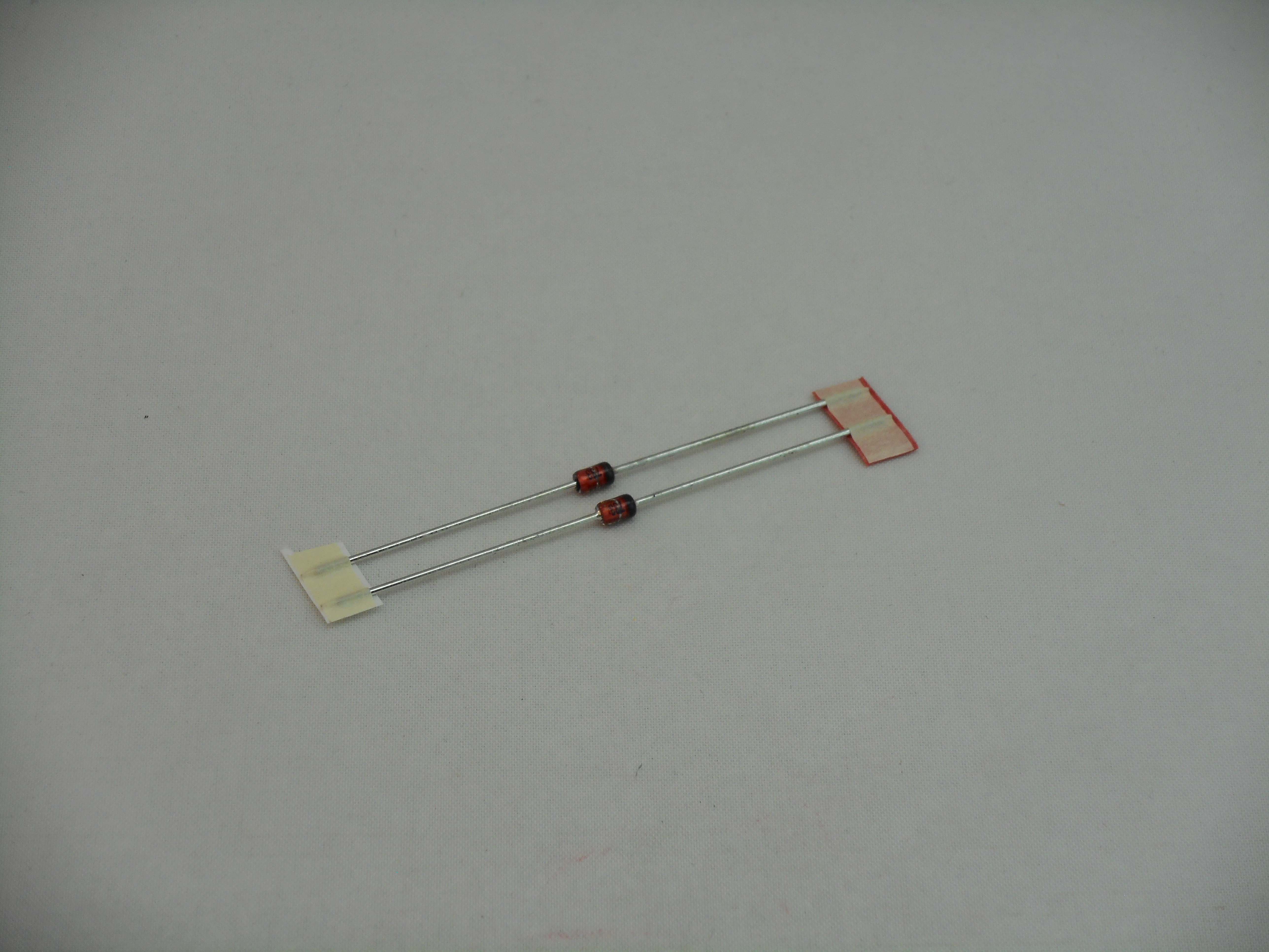 1N4733 (2 Piece Package) (D1045)