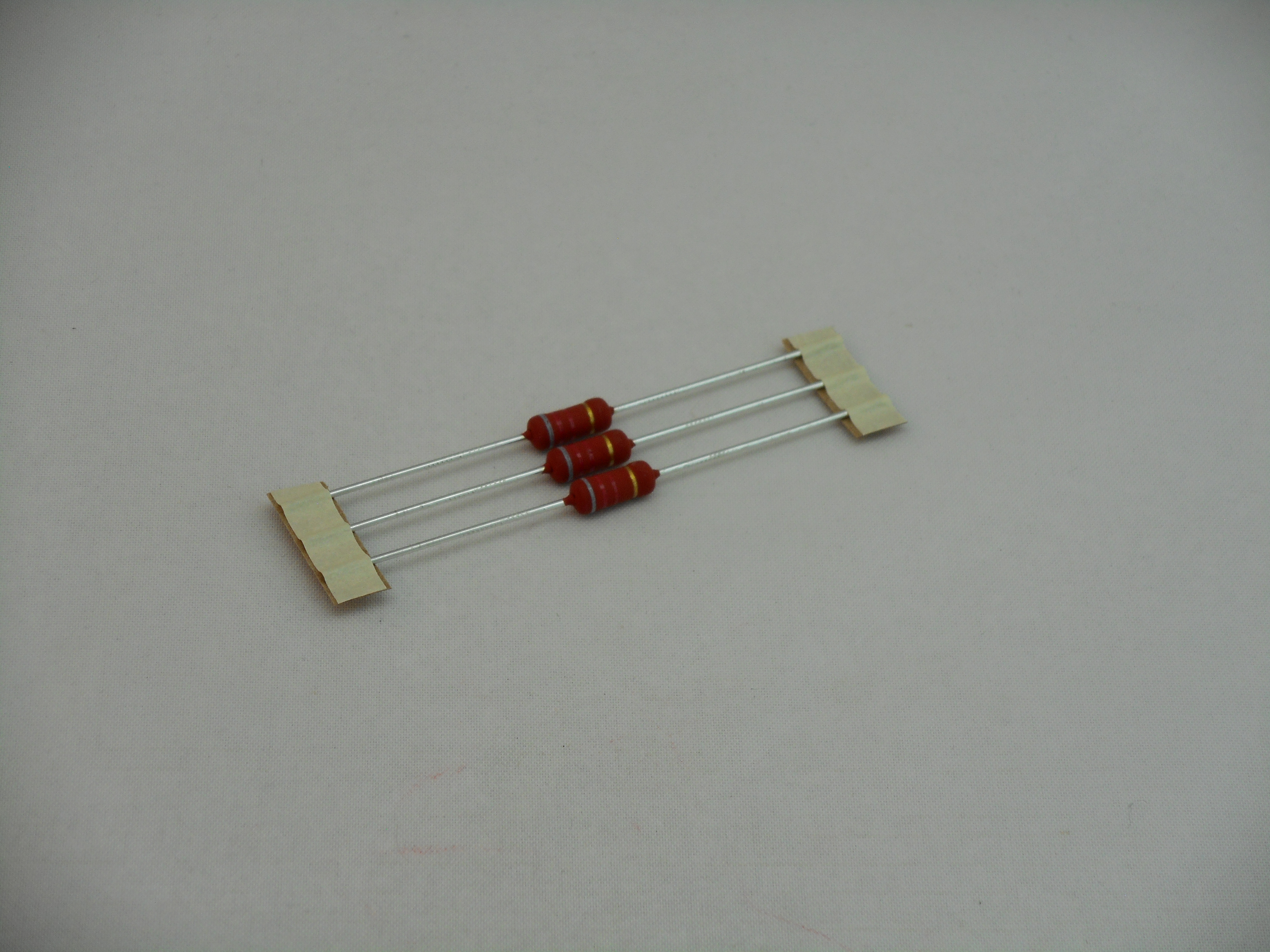 8.2K OHM 2 WATT METAL FILM POWER RESISTOR (3 pieces) (R1080)