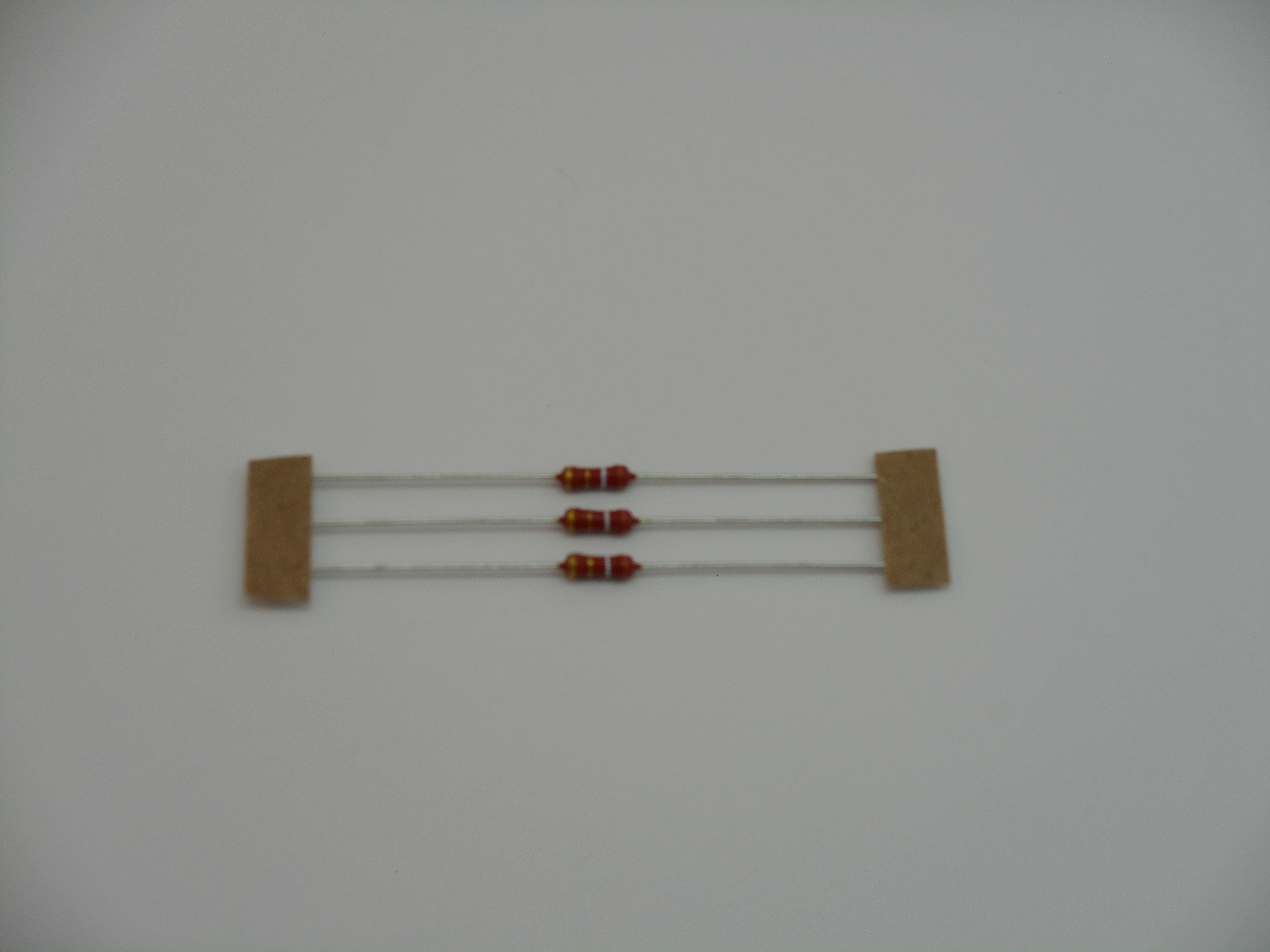 3.9 OHM 1 WATT METAL FILM POWER RESISTOR (3 pieces) (R1083)