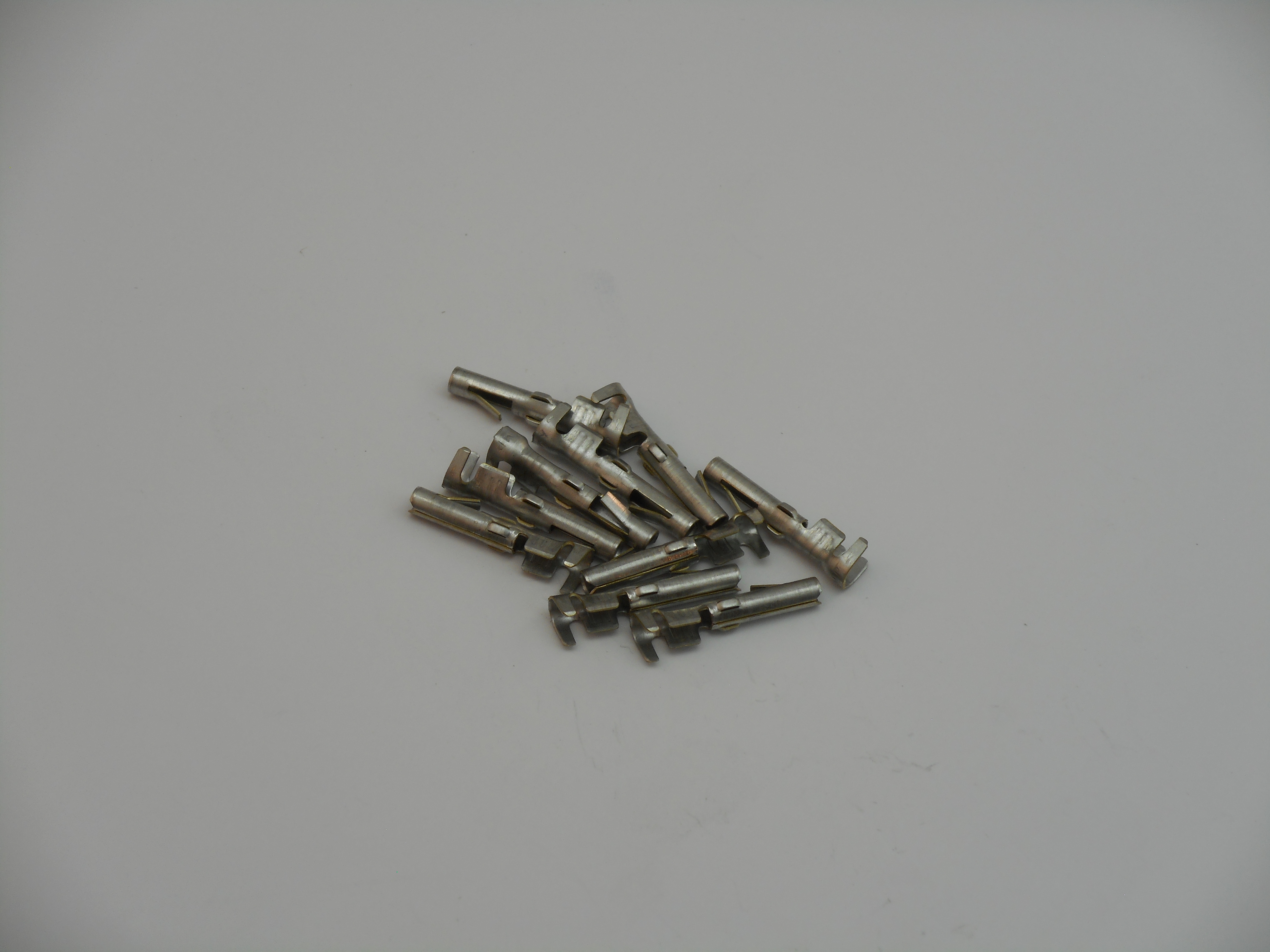 AMP Commercial Crimp Pins Female Socket 14-20 AWG (Loose 10 pack) (CF1022)