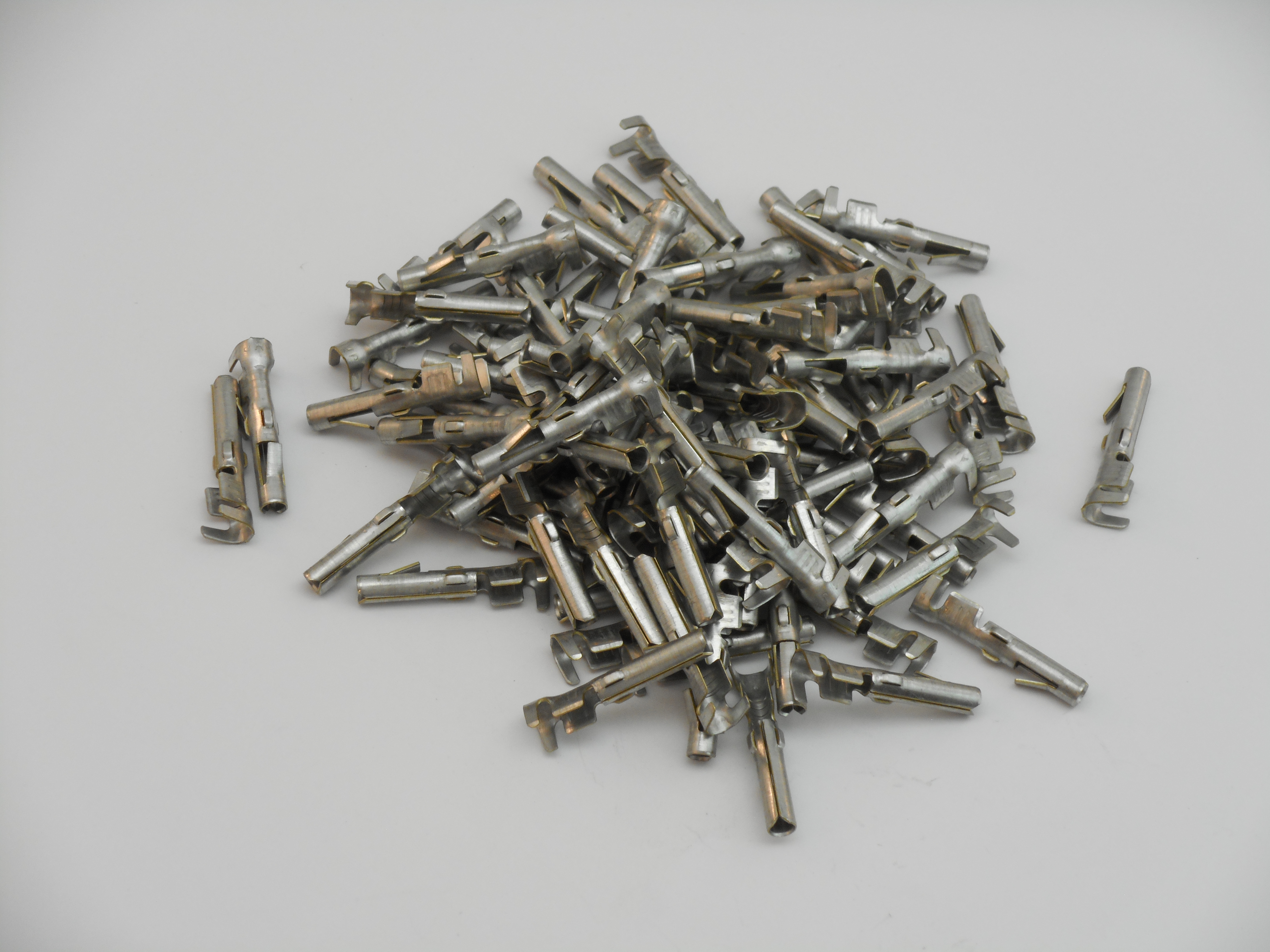 AMP Commercial Crimp Pins Female Socket 14-20 AWG (Loose 100 pack) (CF1022)
