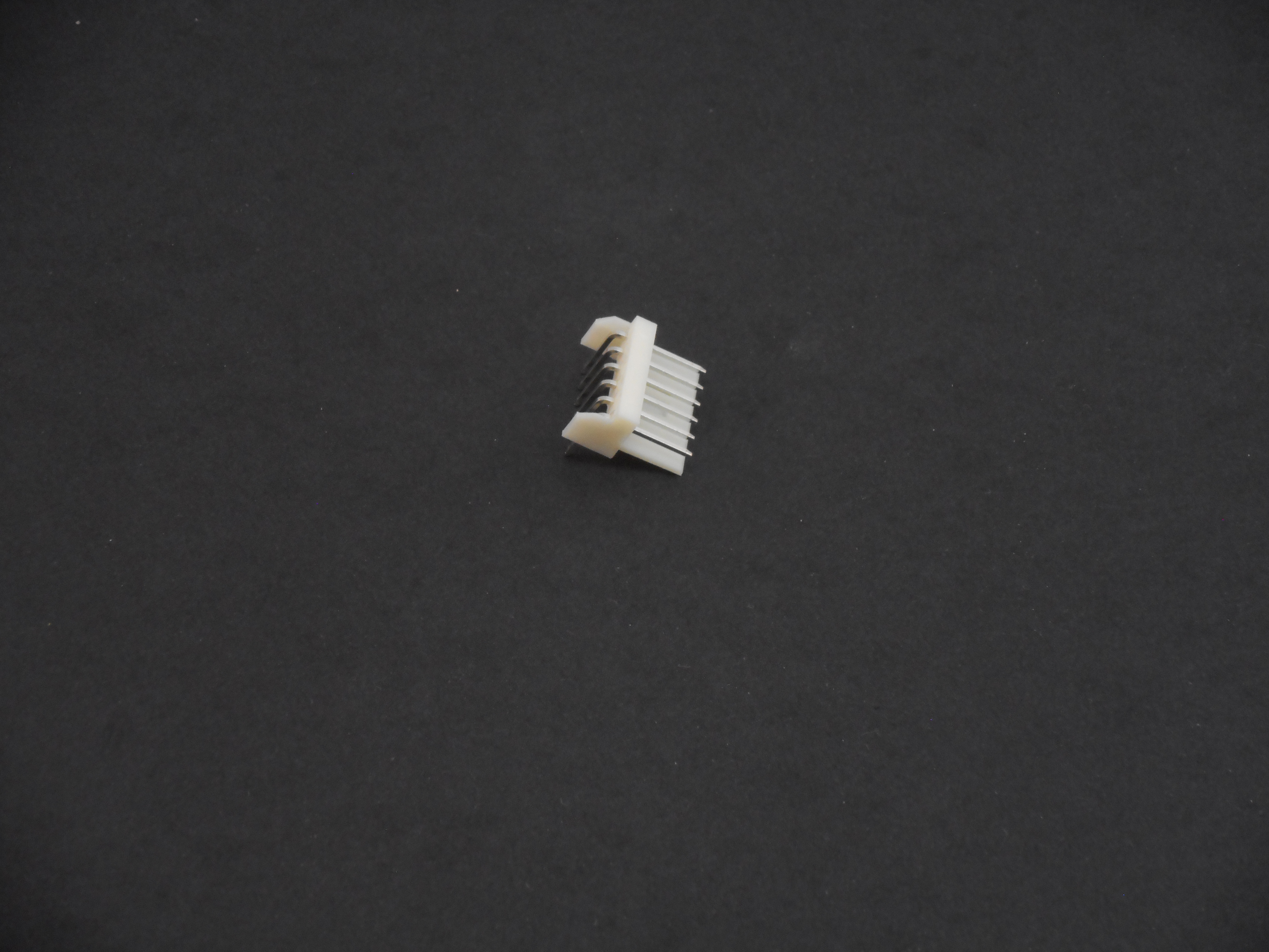 6 Circuit AMP EI Shrouded 90 Degree Header (CJ1004)