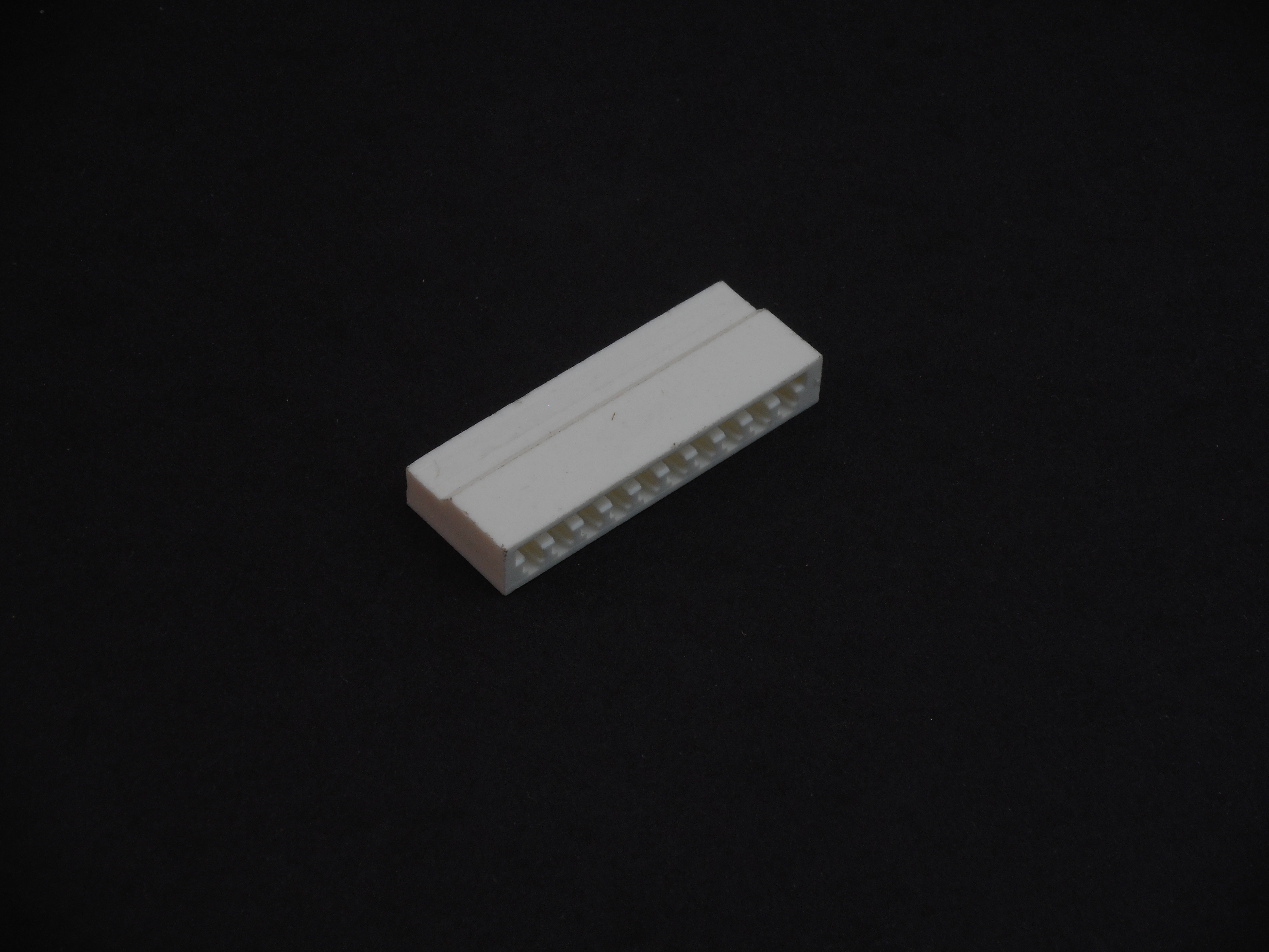 AMP 10-Pin Bifurcated Leaf Single-Sided Edge Connector Housing (AS1007)