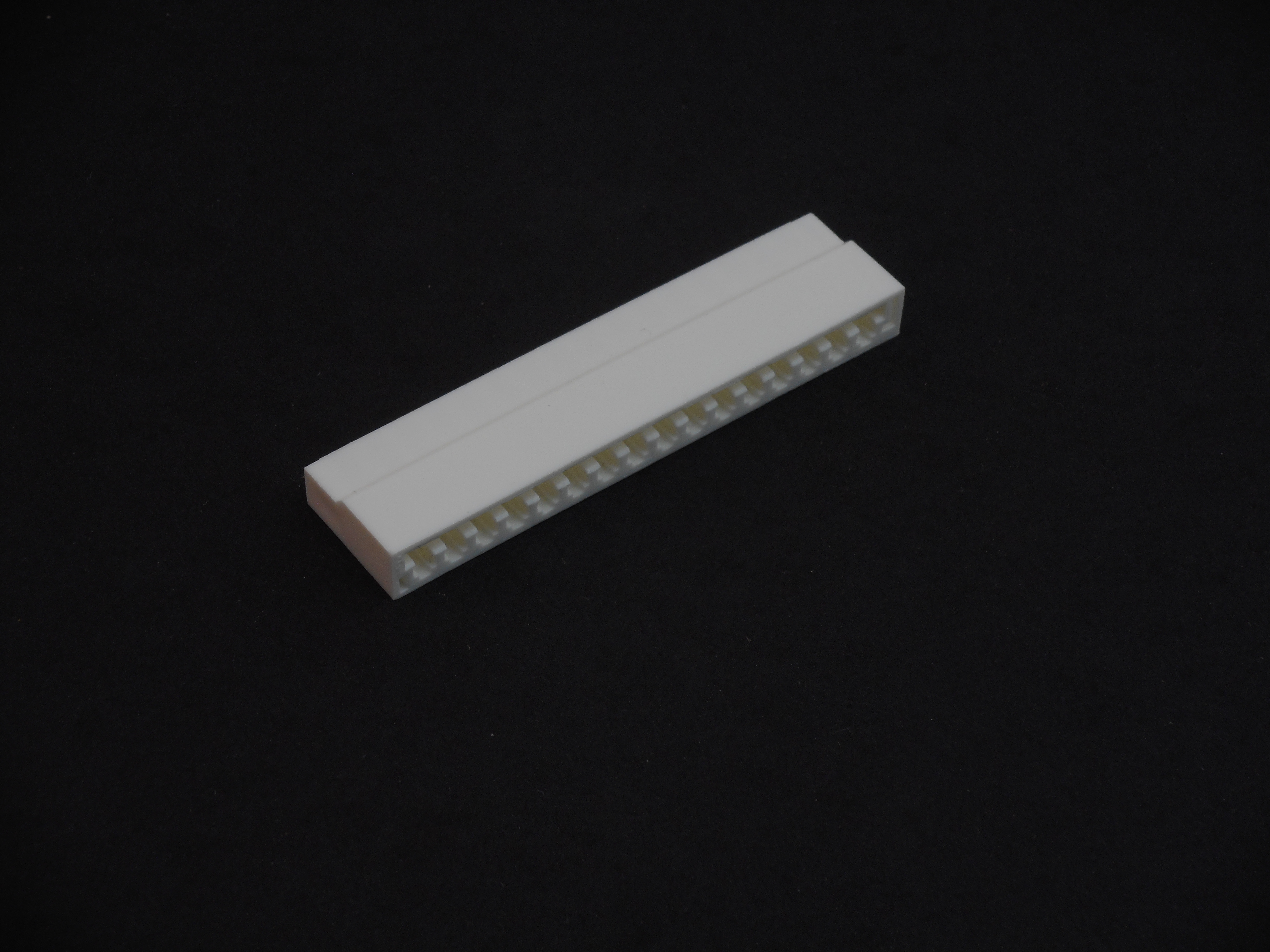 AMP 16-Pin Bifurcated Leaf Single-Sided Edge Connector Housing (AS1011)