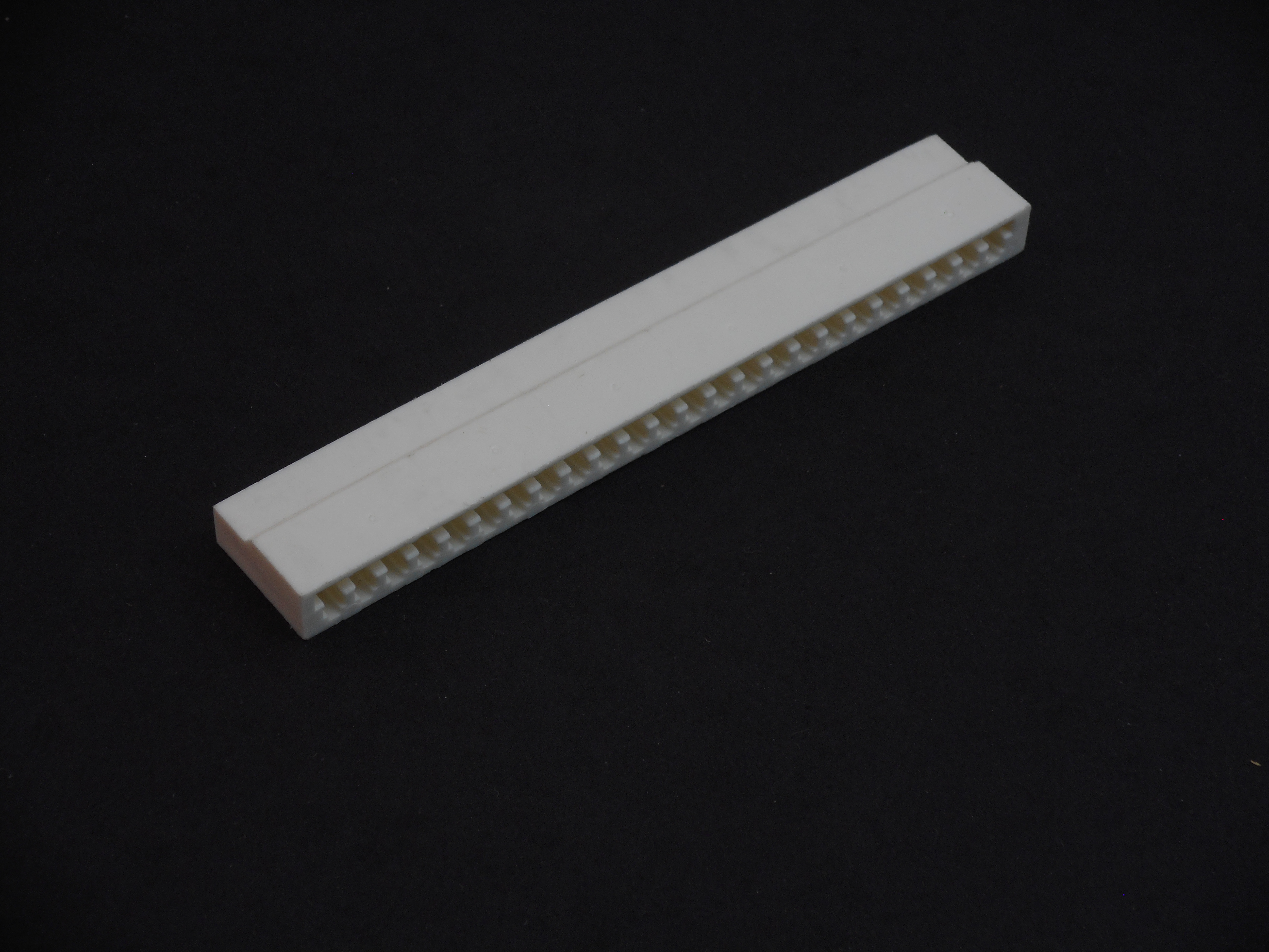 AMP 24-Pin Bifurcated Leaf Single-Sided Edge Connector Housing (AS1015)