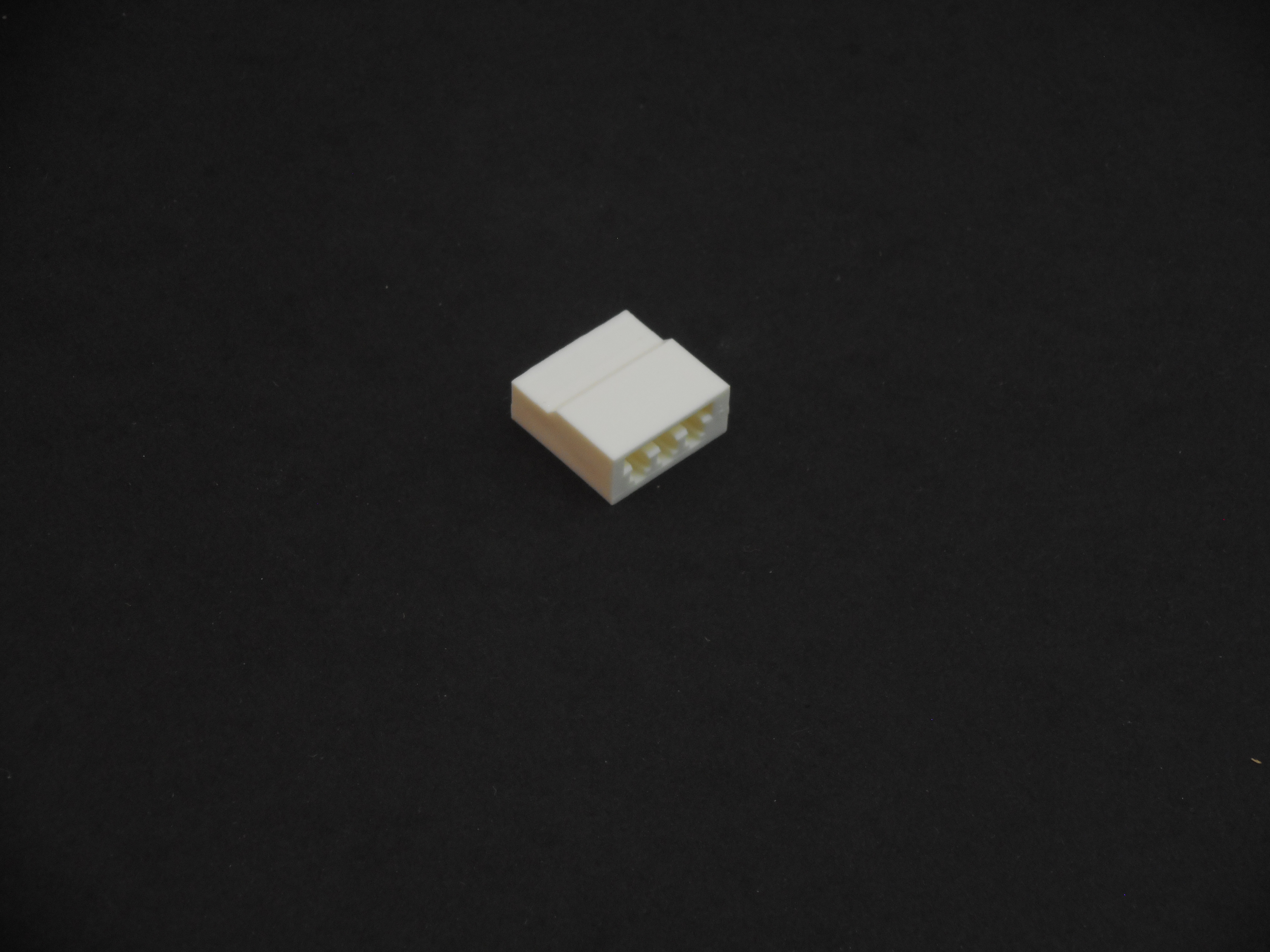 AMP 3-Pin Bifurcated Leaf Single-Sided Edge Connector Housing (AS1013)