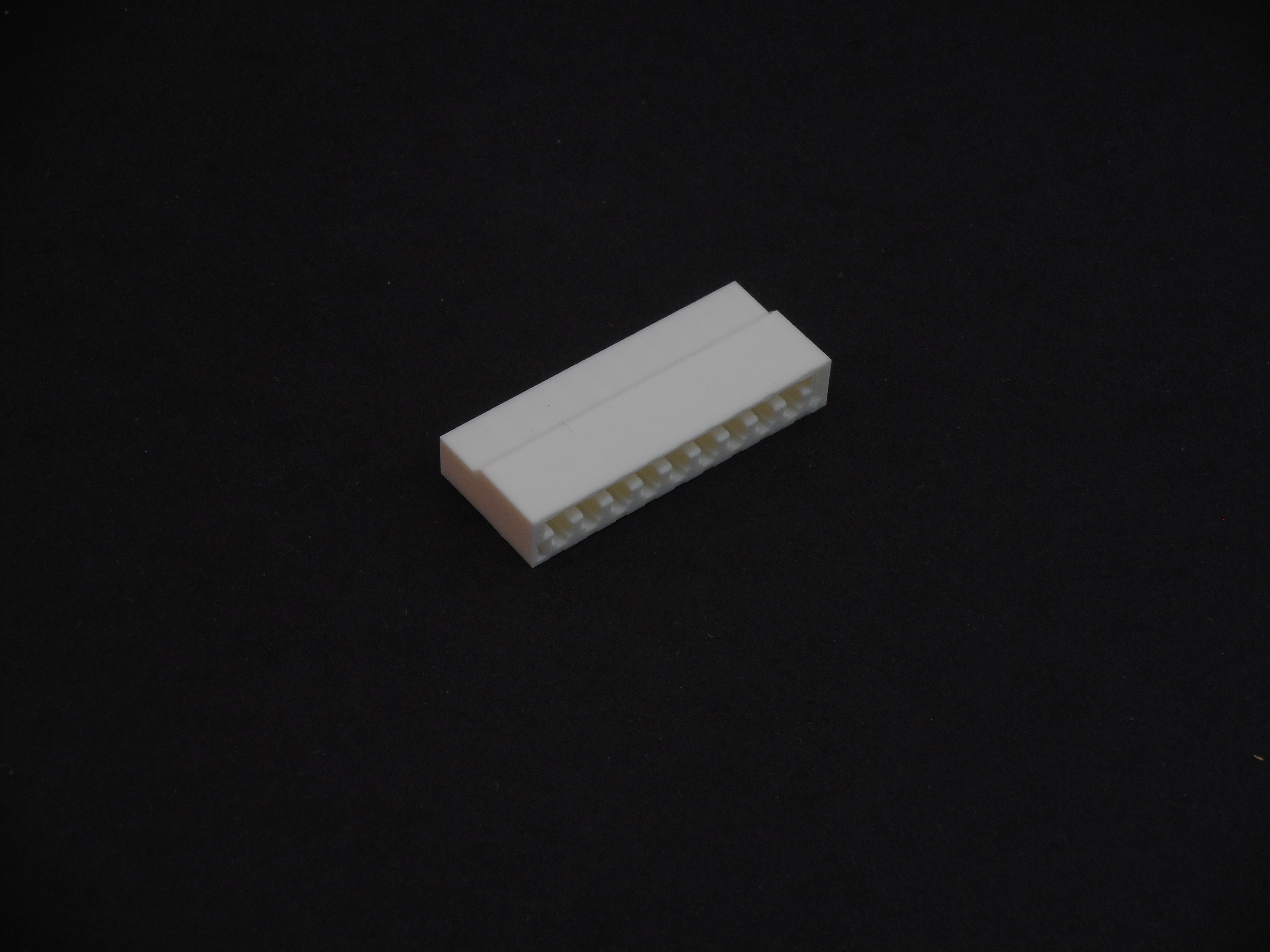 AMP 9-Pin Bifurcated Leaf Single-Sided Edge Connector Housing (AS1016)