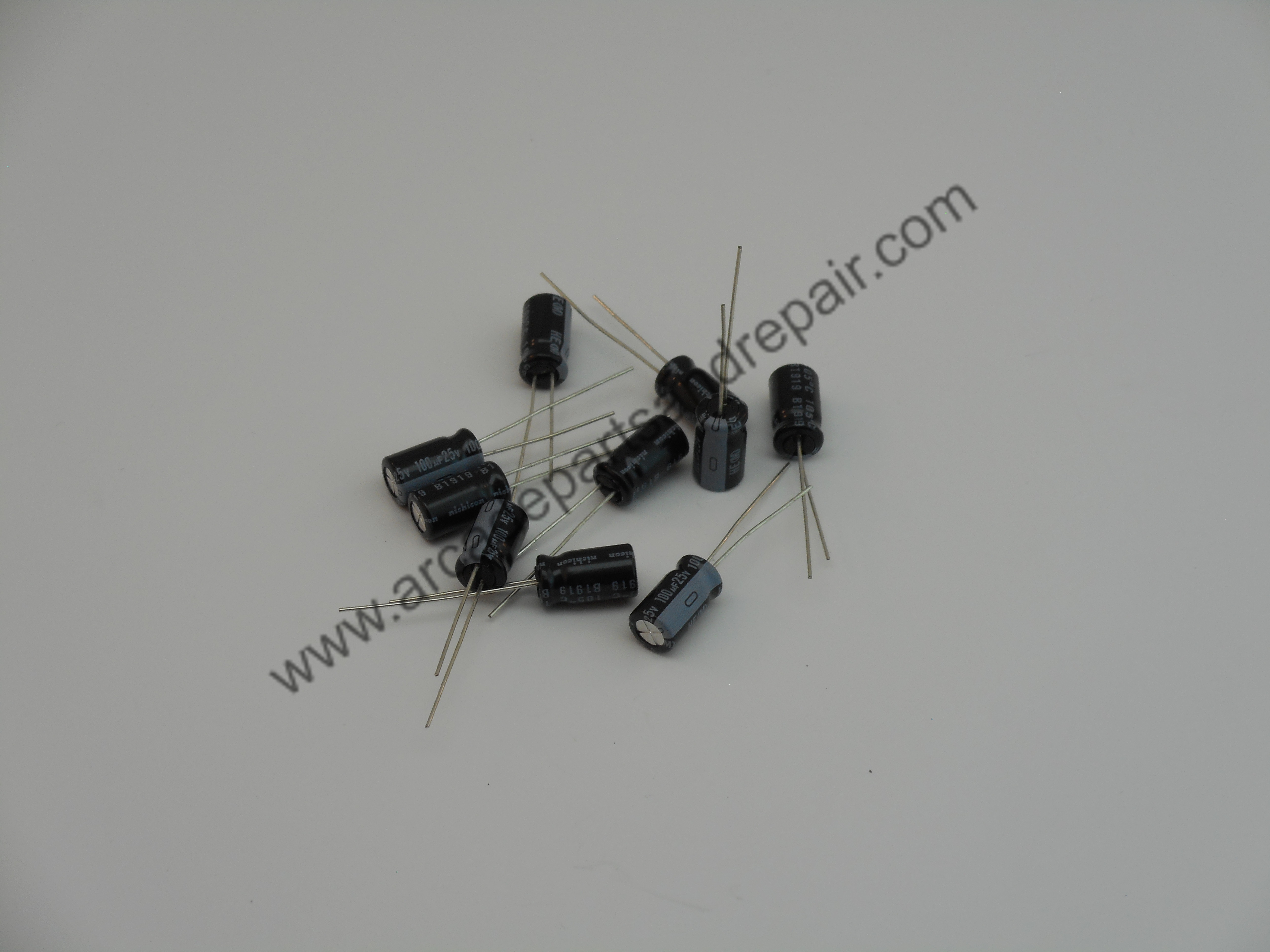 100uF 25V 105C Nichicon (10 Pack)