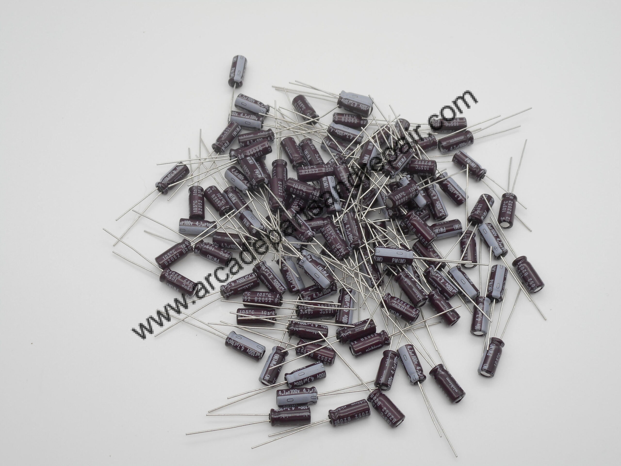 4.7uF 100V 105C Nichicon (100 Pack)